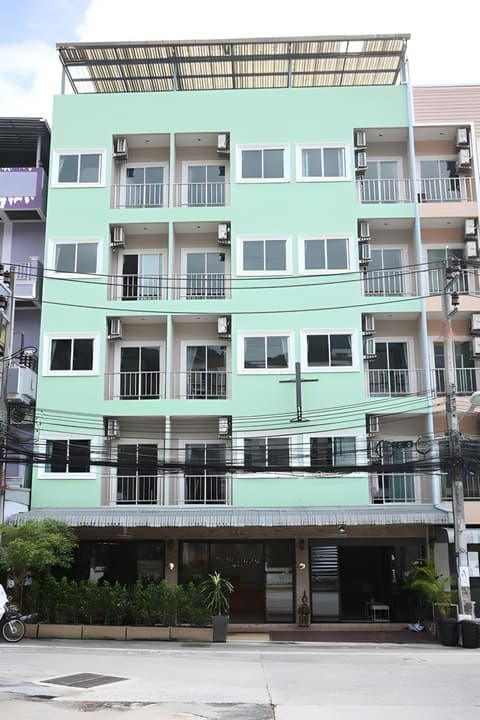 Forest Patong Hotel, 