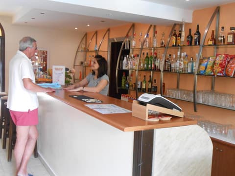 Annaliza Apartments, 