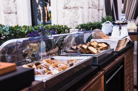 TH Roma - Carpegna Palace, 