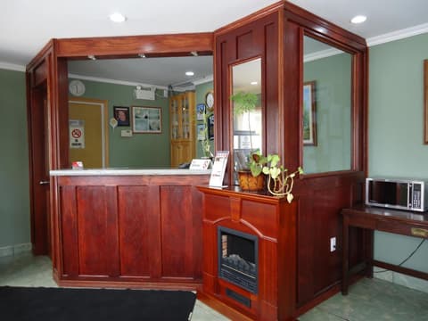 Super 7 Motel London, 