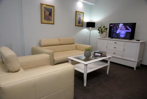 Alexandar Square Apartments, 