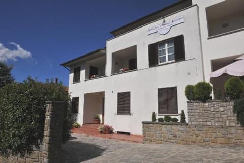 Holiday House Aurora, 