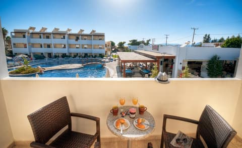 Matina Pefkos Aparthotel, 