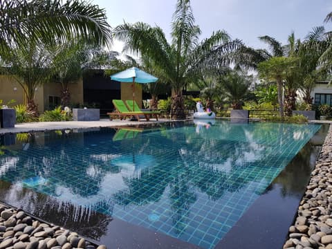 Palm Pran Resort, 