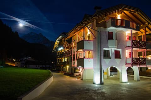 B&B Family Accommodation Canazei SKI-IN SKI-OUT, 