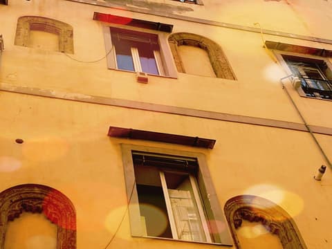 GoldenCube Guest House, 