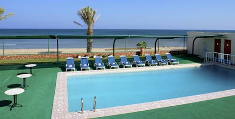 Resort Sur Beach Holiday, 