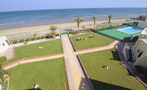 Resort Sur Beach Holiday, 