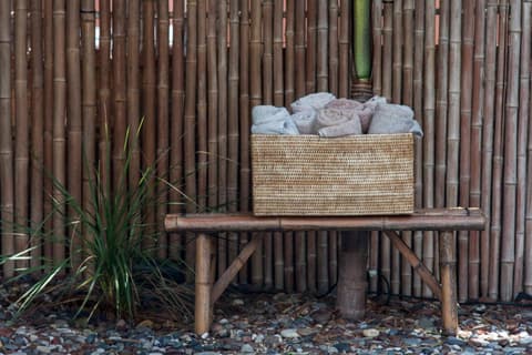 Antrim Villa by Totalstay, 