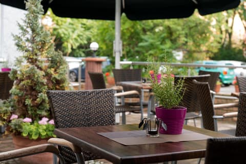 Good Morning + Berlin City East, 