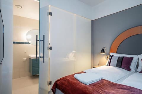 The Apartments Company - The Sweet, 