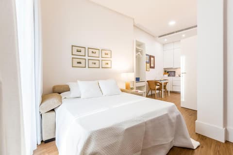 Sevilla Home Center Suites, 