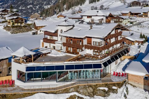 Hotel Burgstein - alpin & lifestyle, 