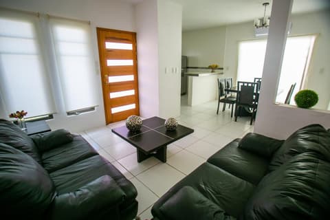 Casa moderna en segura Residencial Hacienda Chetumal, 