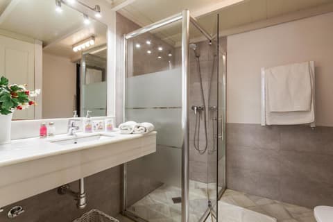 Sevilla Home Center, 