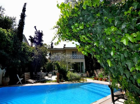 St. Thomas Bed and Breakfast, 