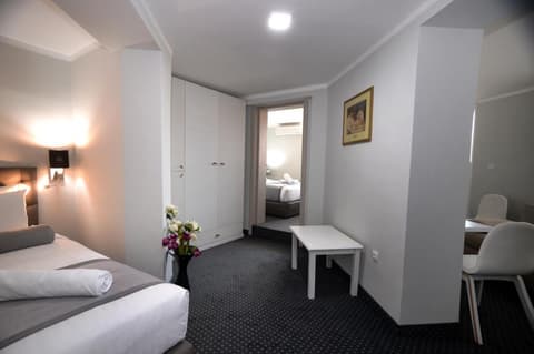 Alexandar Square Apartments, 