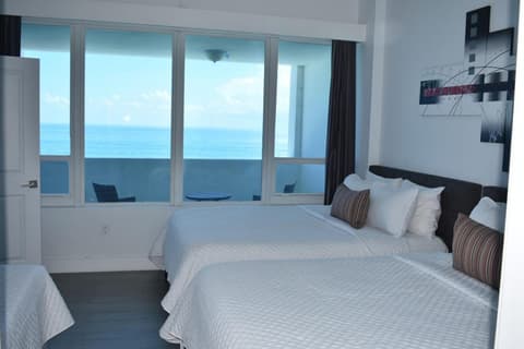 Castle Beach Club Apartments, 