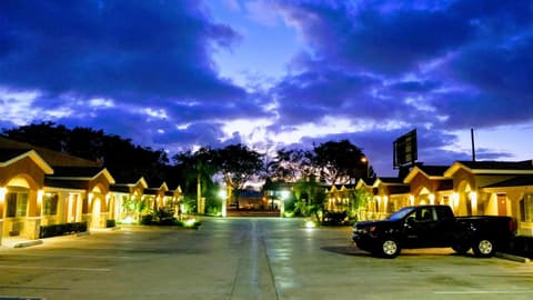 West Coast Inn Santa Ana, 