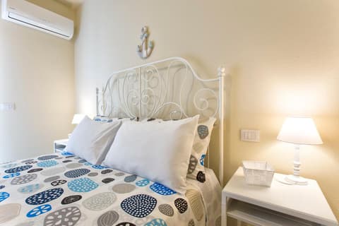 White Coral Rooms self check-in, 