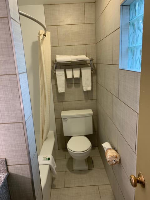 University Manor Inn, 