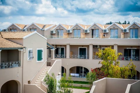 Amour Holiday Resort, 