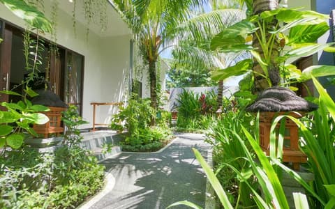 Palm Bamboo Hotel, 