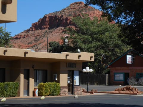 Redrock Country Inn, 