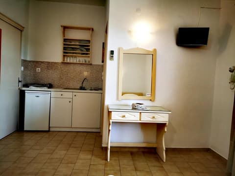 Oasis Studios Logaras, 