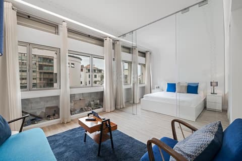 Drapes Design Apartments by An Island Apart, 