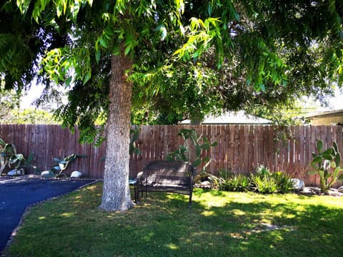 Pasadena suite with private entrance, 