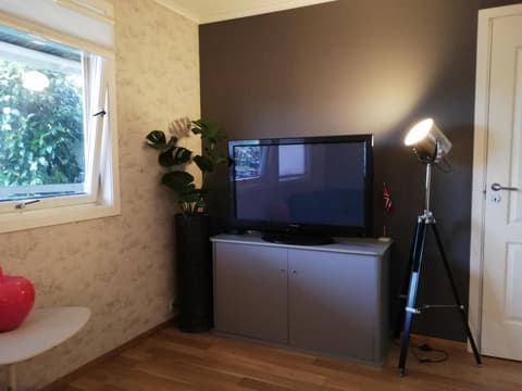 The Little Apartment, 