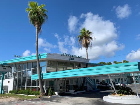 International Inn on the Bay, 