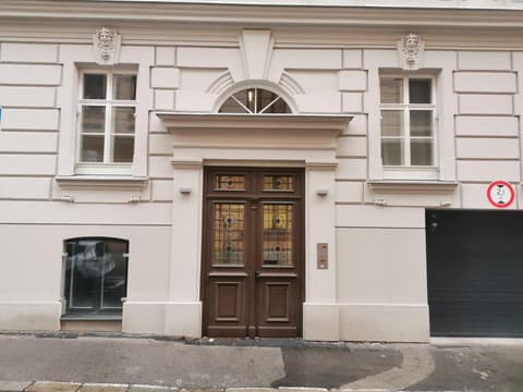 City Castle Apartments Free Parking, 