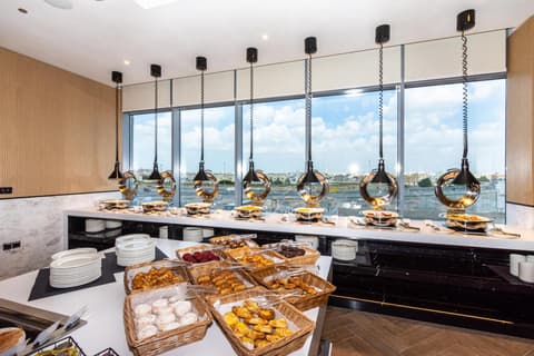 Premier Inn Dubai Dragon Mart, 