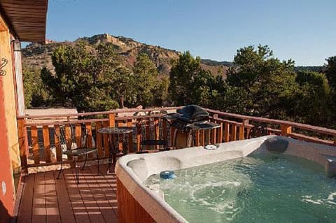 Stone Canyon Inn, 