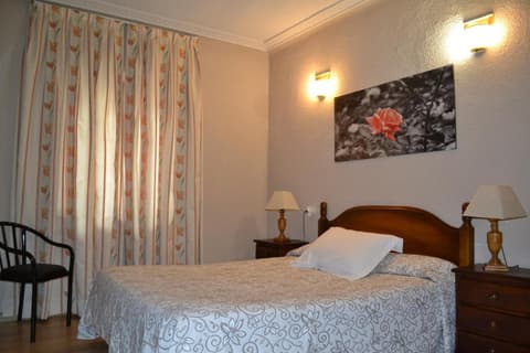 Hostal Aribel Longinos, 