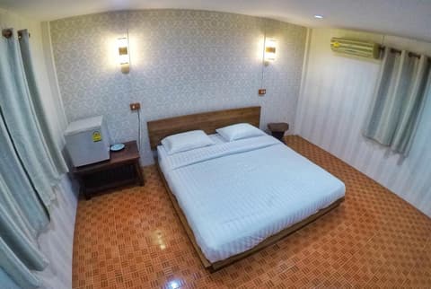 T & T Hostel Kanchanaburi, 