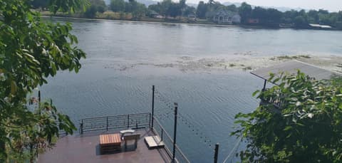 T & T Hostel Kanchanaburi, 