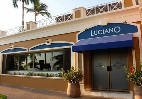 Sunset Plaza Beach Resort Puerto Vallarta All Inclusive, 