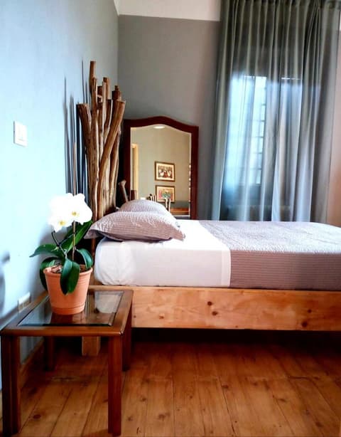 Tommy Vitello camere, 