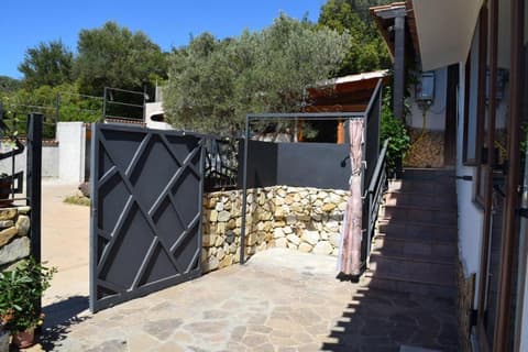 Battistina Holiday Home, 