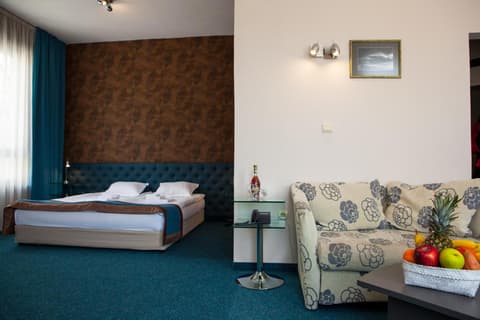 Family Hotel Opera - former City Mark hotel, 