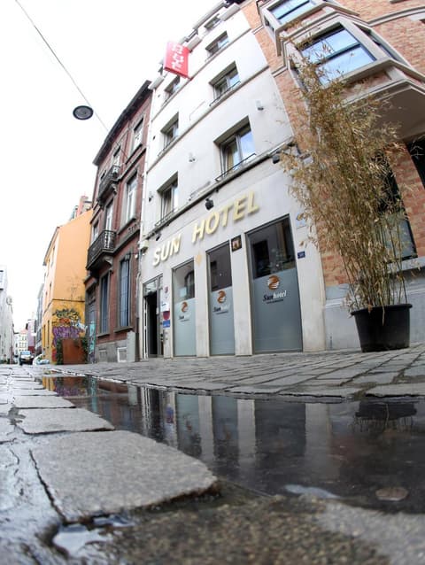 Sun Hotel, 