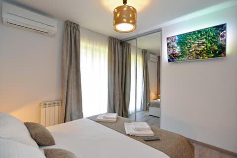 Apartments Elvis 1299, 