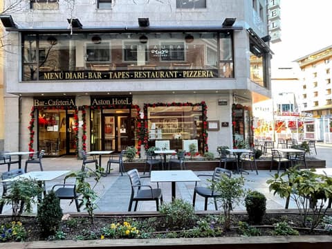 Aston Hotel, 