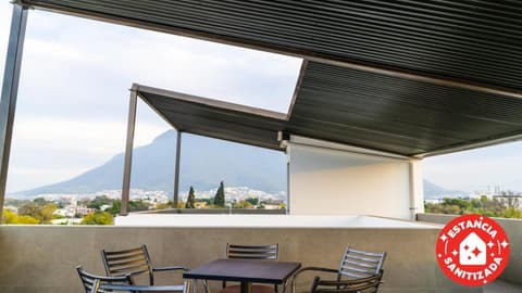 ECONOSUITES FUNDIDORA, 