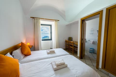 Petit Hotel Hostatgeria Sant Salvador, 