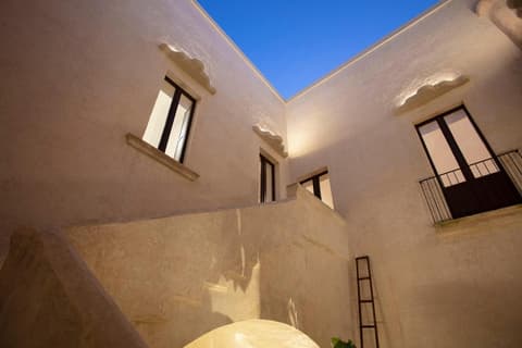 Palazzo Donna Titì, 