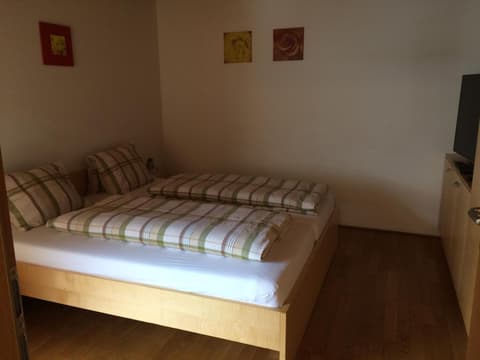 Wäldermetzge Hüttenzimmer und Wohnungen, 